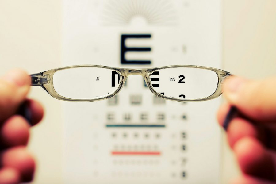 7 señales de que necesitas cambiar tus gafas ya